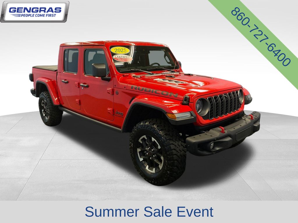 Firecracker Red Clearcoat 2025 Jeep Gladiator Rubicon Crew Cab 4WD Pickup Truck Four-Wheel Drive 8-Speed Automatic