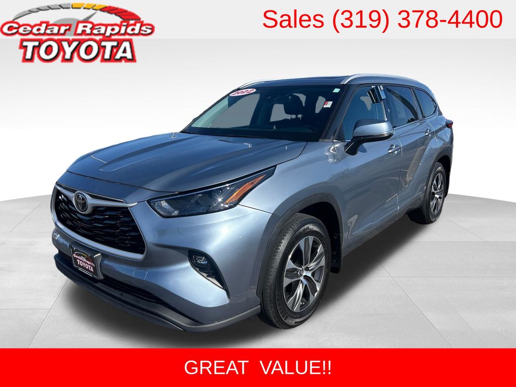 Moon Dust 2022 Toyota Highlander XLE AWD SUV / Crossover All-Wheel Drive 8-Speed Automatic