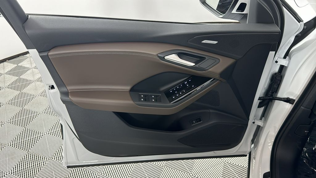 2025 Audi Q6 e-tron Premium 25