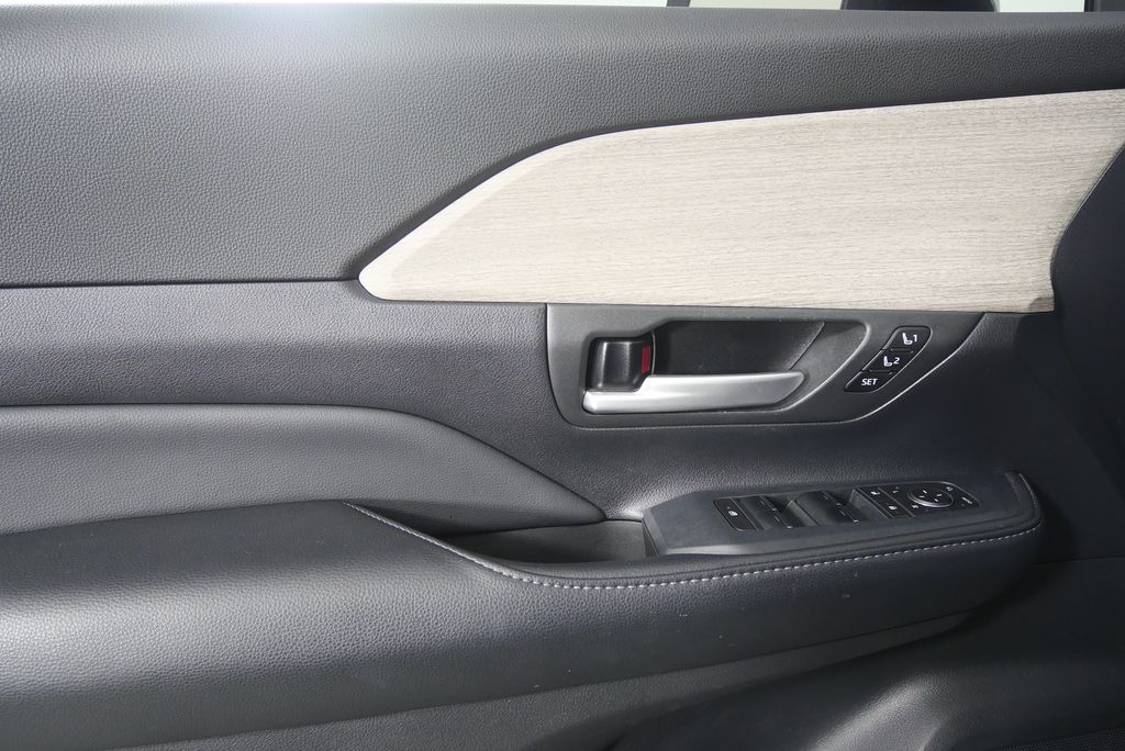 Thumbnail: 2024 Toyota Grand Highlander - 8