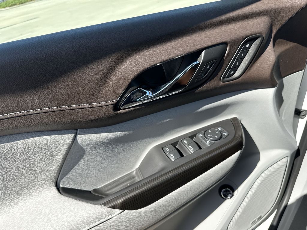 Thumbnail: 2023 GMC Acadia - 15