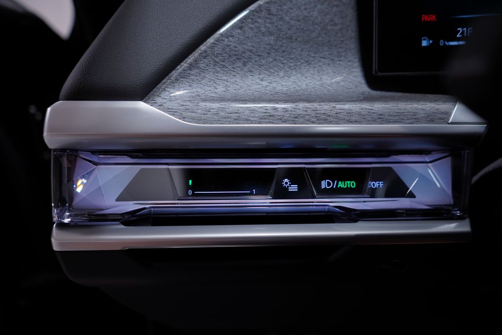 Thumbnail: 2024 BMW 7 Series - 19