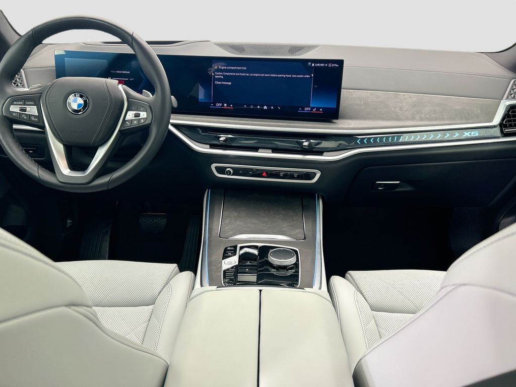 Thumbnail: 2026 BMW X5 - 13