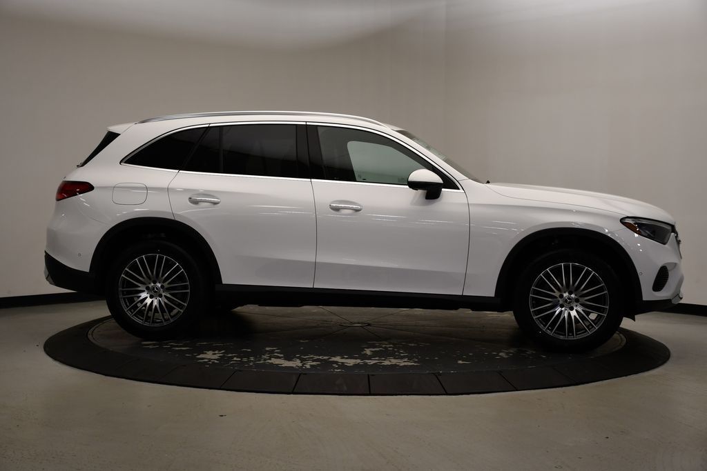 2025 Mercedes-Benz GLC 300 6