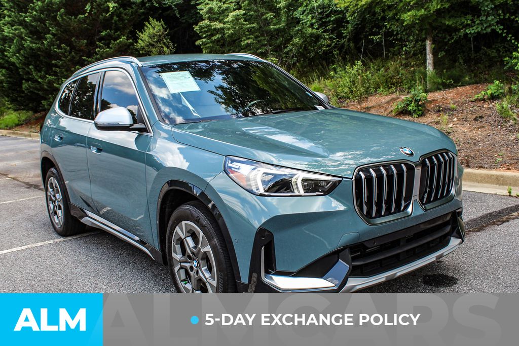 Used 2023 Green BMW xDrive28i image 4