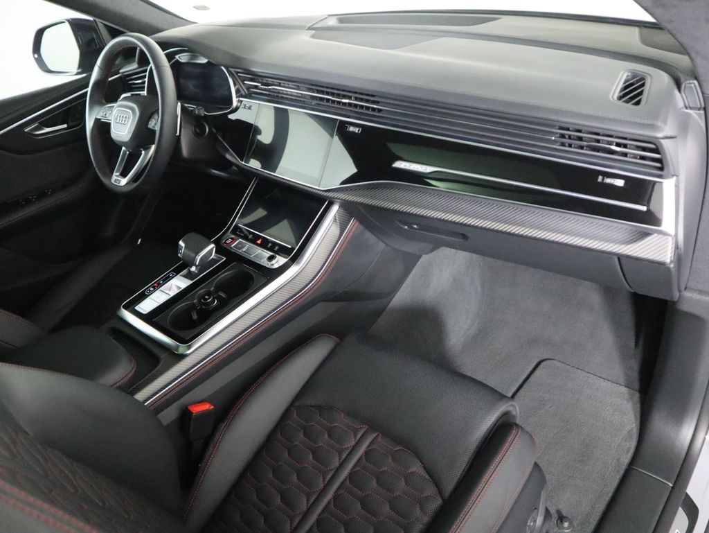 Thumbnail: 2024 Audi RS Q8 - 18