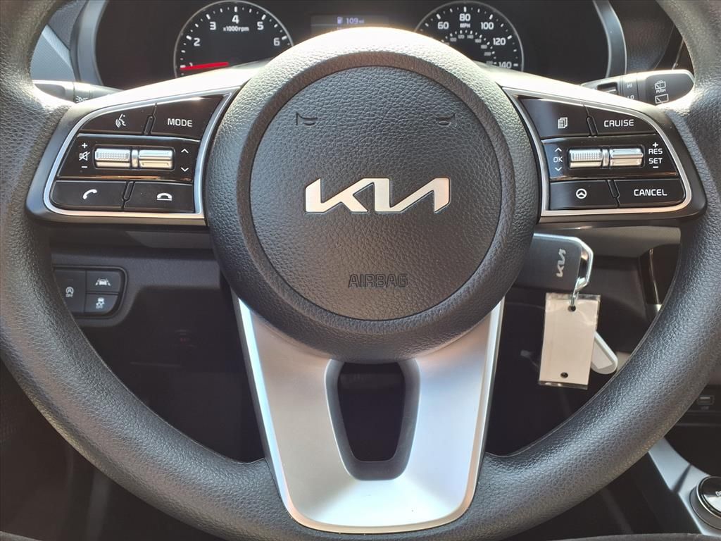 2022 Kia Seltos LX White at Shottenkirk Kia Fort Bend