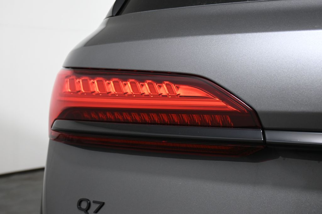 Thumbnail: 2026 Audi Q7 - 12