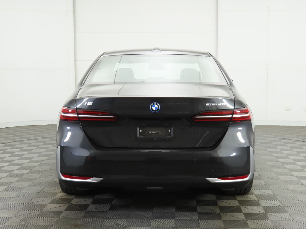 2025 BMW i5 eDrive40 6