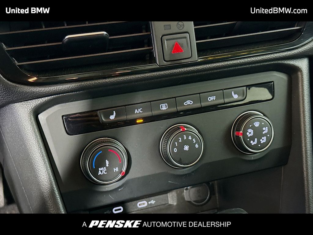 Thumbnail: 2022 Volkswagen Taos - 10