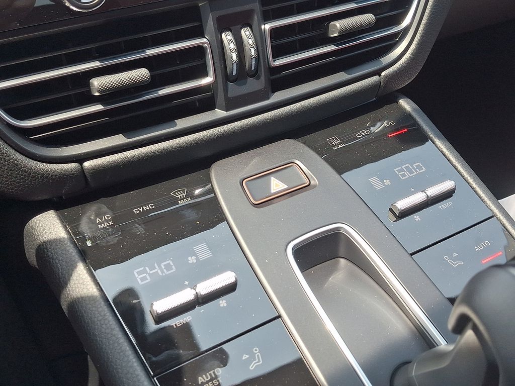 Thumbnail: 2026 Porsche Macan - 19