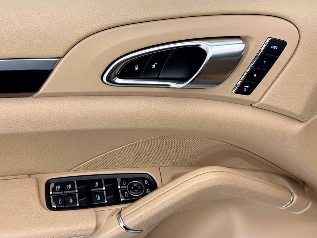 Thumbnail: 2014 Porsche Cayenne - 22