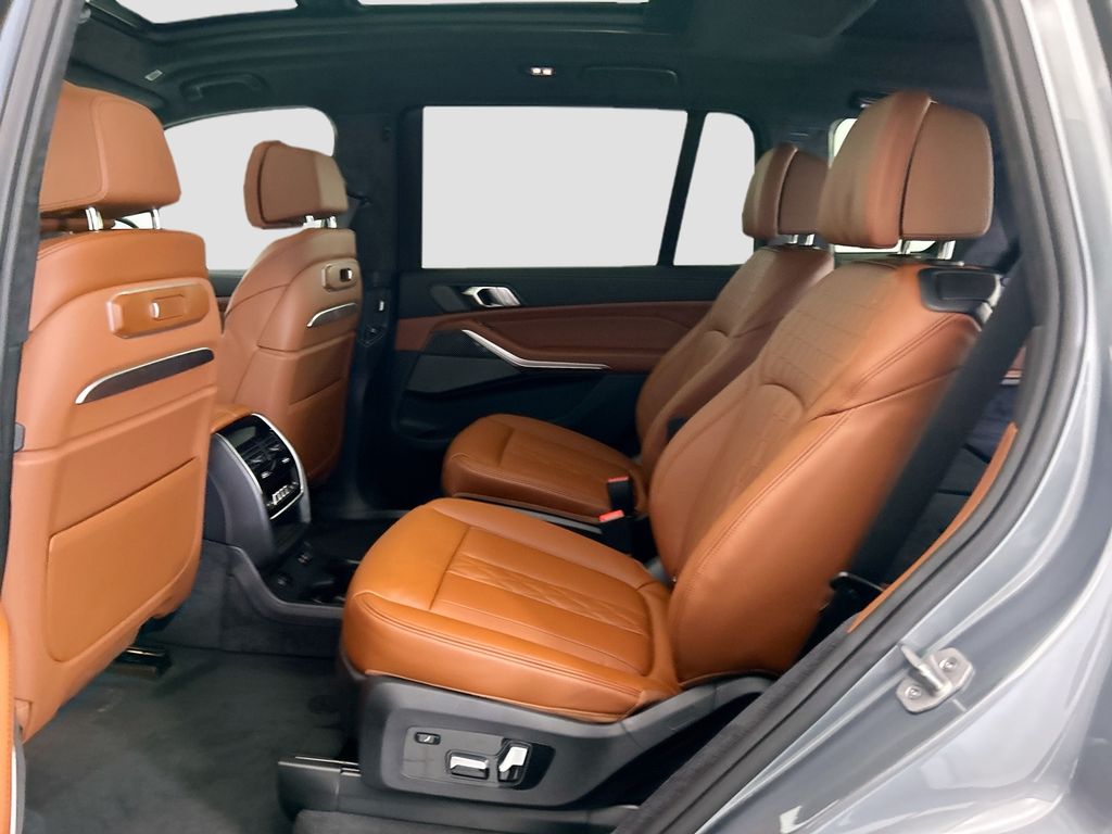 Thumbnail: 2027 BMW X7 - 20