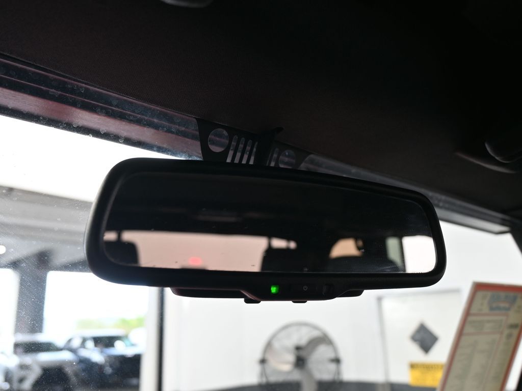 Used 2014 Firecracker Red Clear Coat Jeep Unlimited Rubicon image 20