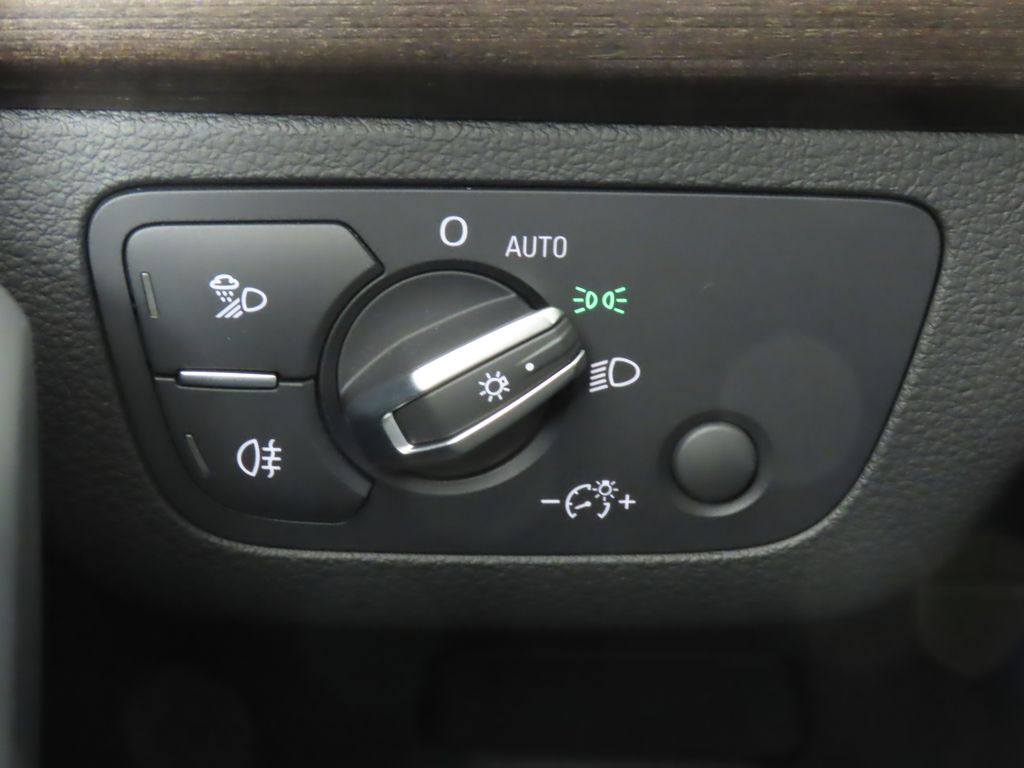 Thumbnail: 2025 Audi Q5 - 20