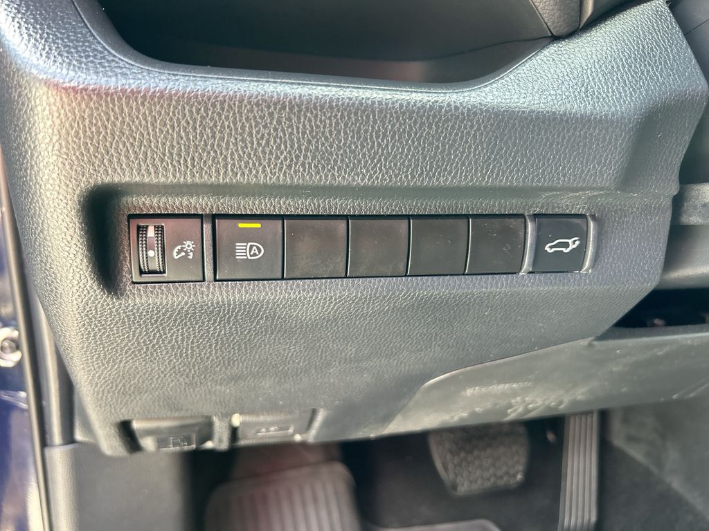 Thumbnail: 2023 Toyota RAV4 - 14