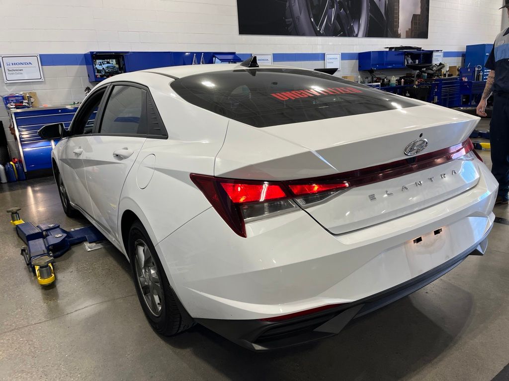 Thumbnail: 2023 Hyundai Elantra - 4