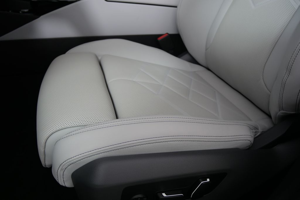 2025 BMW 5 Series 530i 9