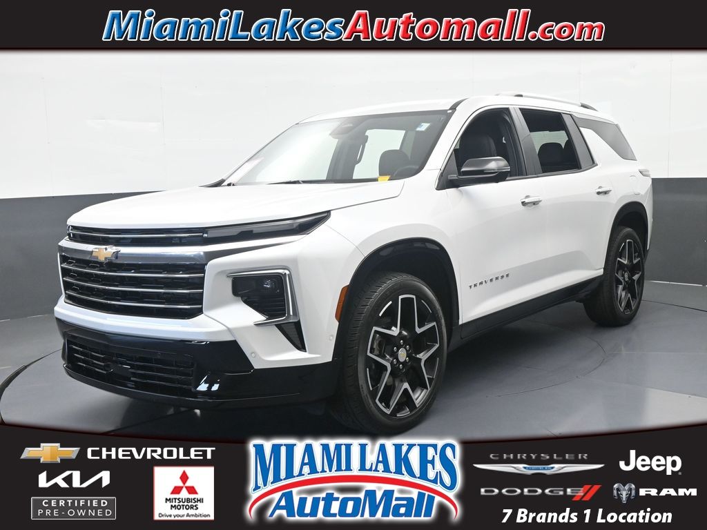 White (Iridescent Pearl Tricoat) 2025 Chevrolet Traverse SUV / Crossover Front-Wheel Drive 8-Speed Automatic