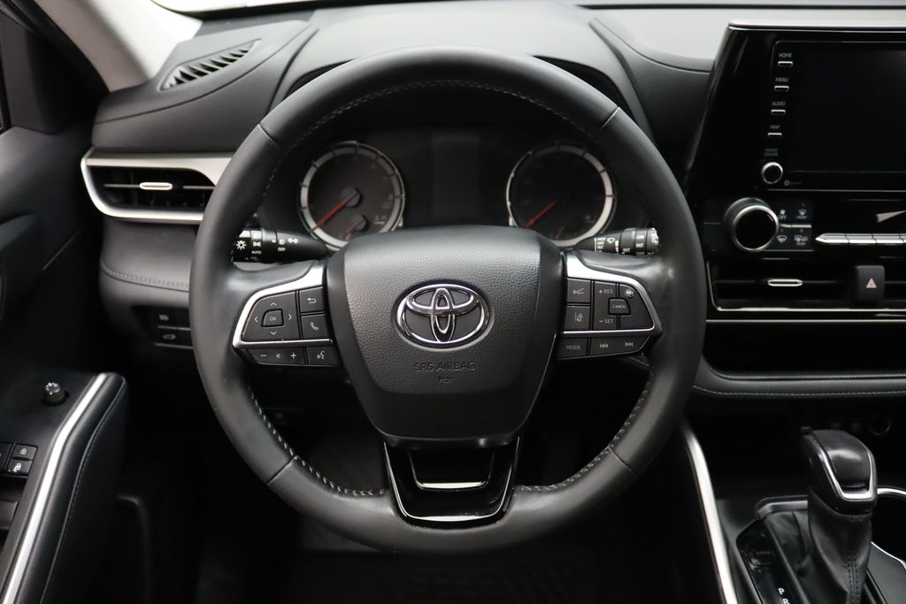 Thumbnail: 2021 Toyota Highlander - 23