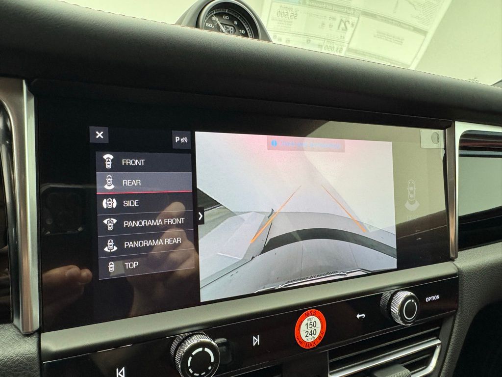 2024 Porsche Macan T 15