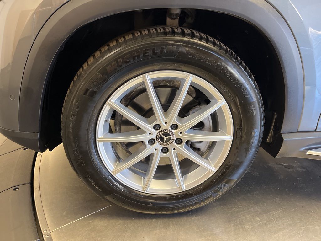 Thumbnail: 2025 Mercedes-Benz GLE - 10