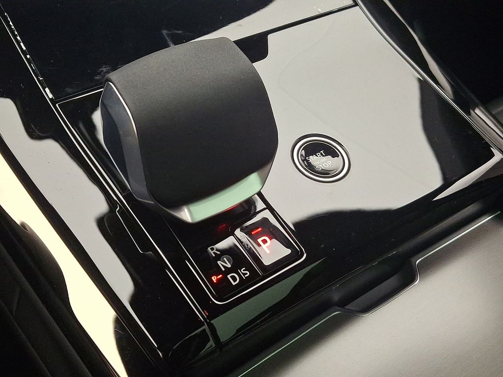 Thumbnail: 2026 Land Rover Range Rover Sport - 12