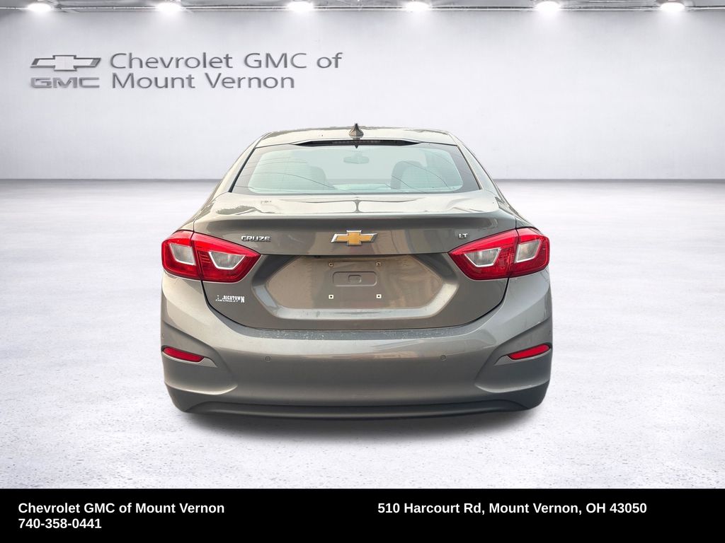 2017 Chevrolet Cruze LT - Image 4