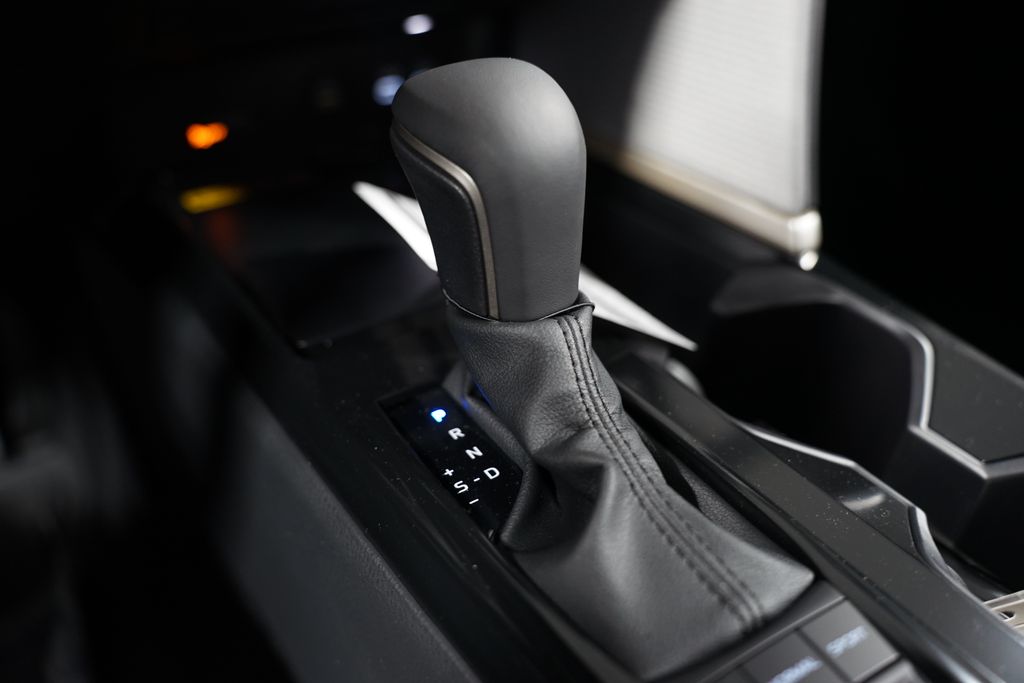 2025 Toyota Camry SE 22