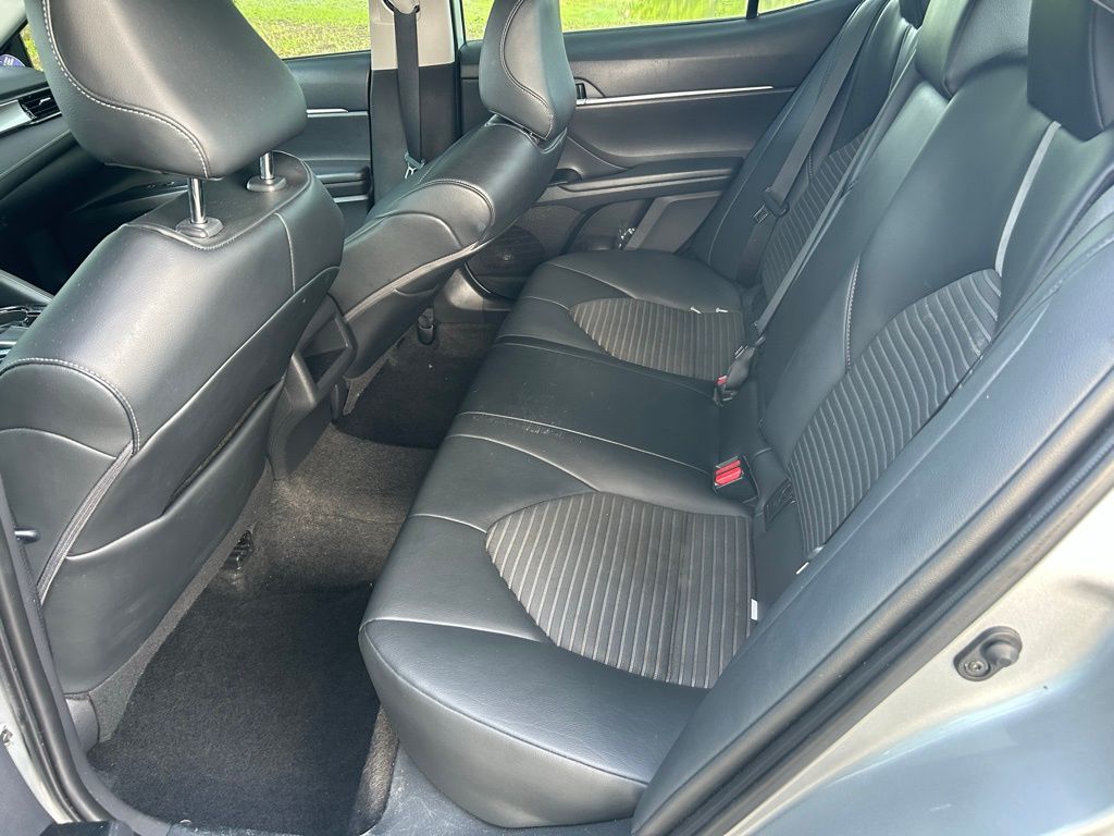 2020 Toyota Camry SE 13