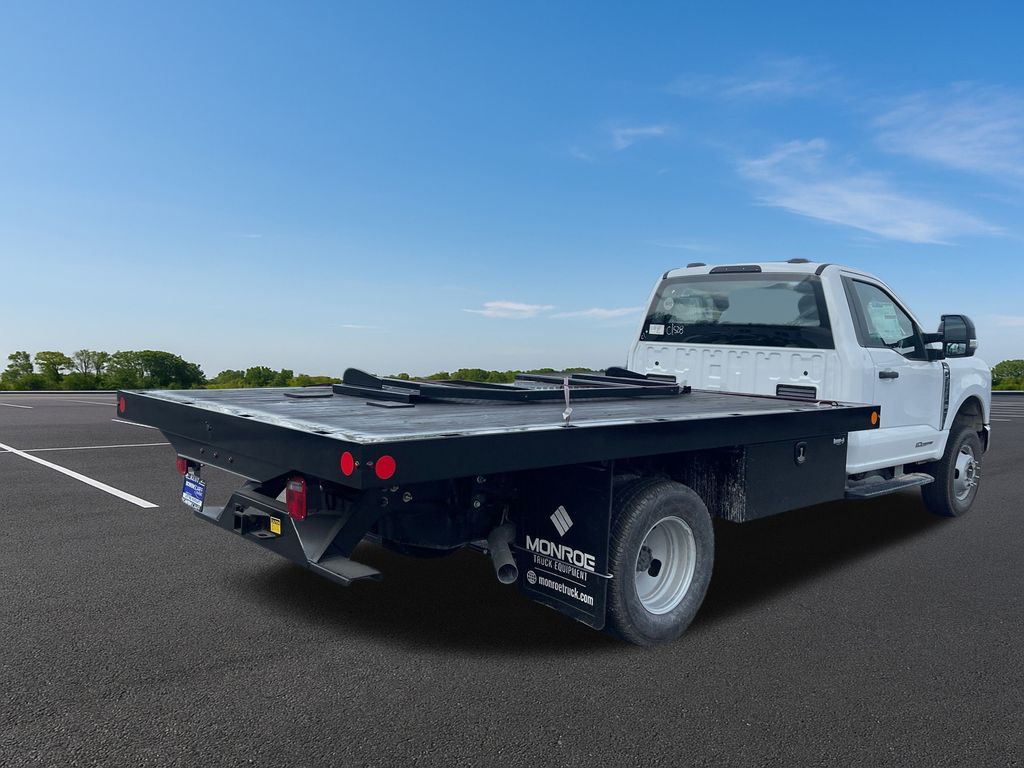 New 2024 Ford Super Duty F-350 Chassis Regular Cab (DRW) 169" Wheelbase XL