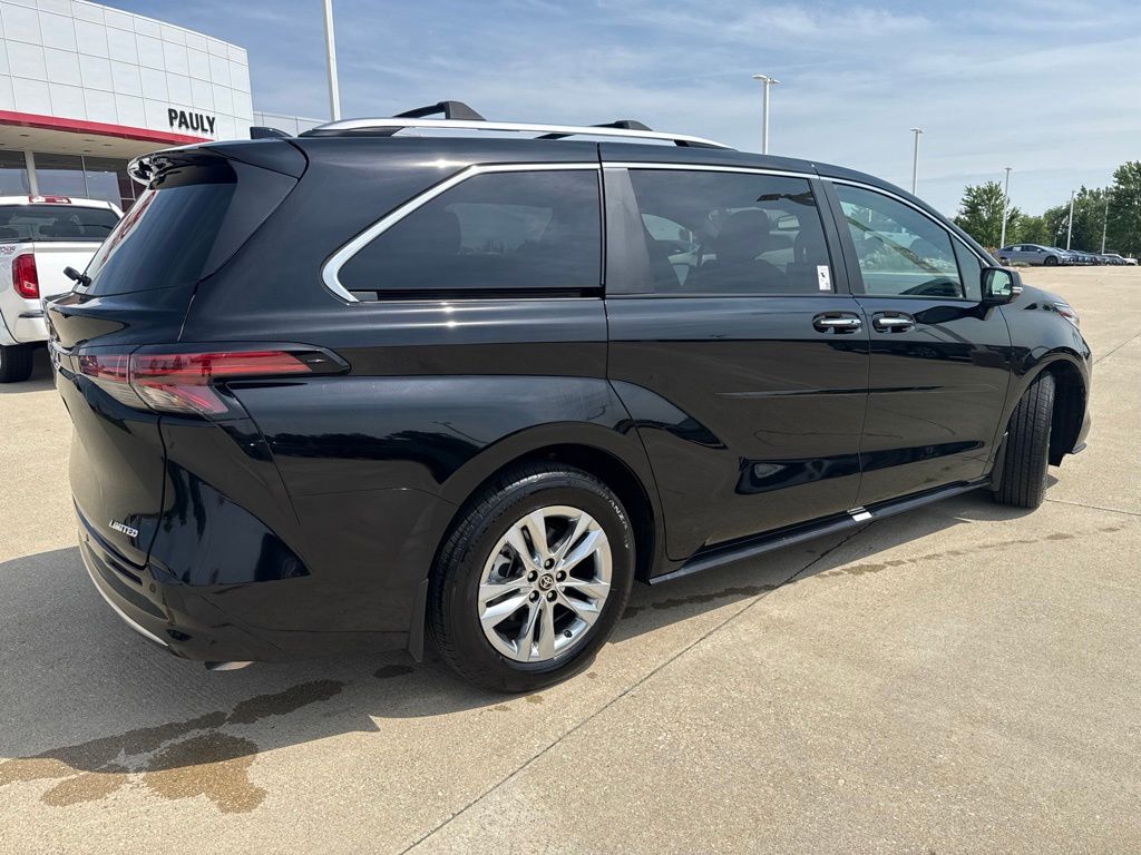 Used 2025 Toyota Sienna Van