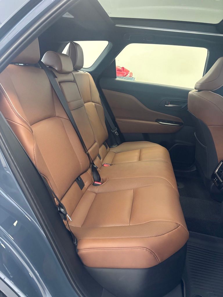 2026 Toyota Crown Signia Limited - Photo 24