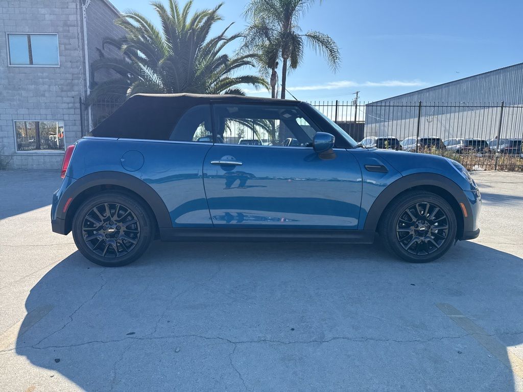 2022 MINI Cooper Signature 4