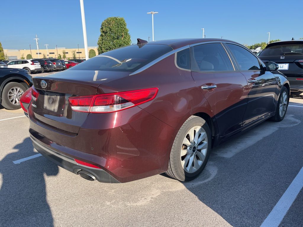 Thumbnail: 2018 Kia Optima - 3
