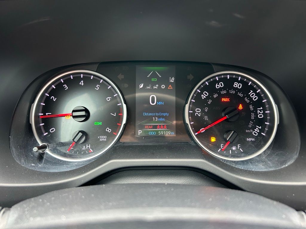 Thumbnail: 2021 Toyota RAV4 - 23