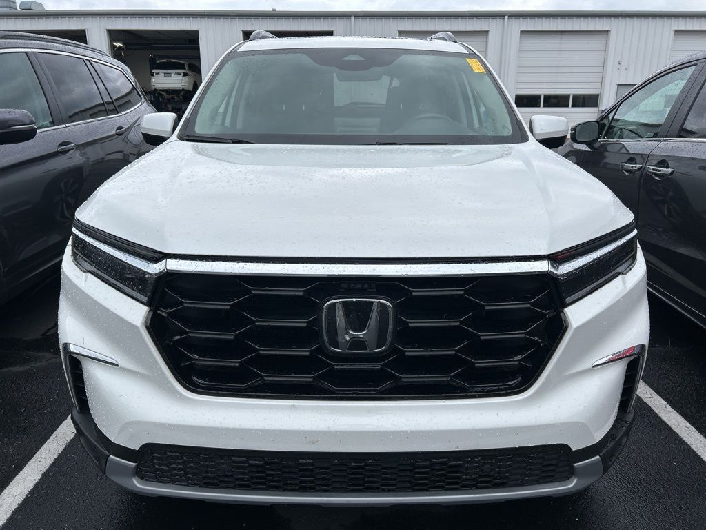 Thumbnail: 2023 Honda Pilot - 5
