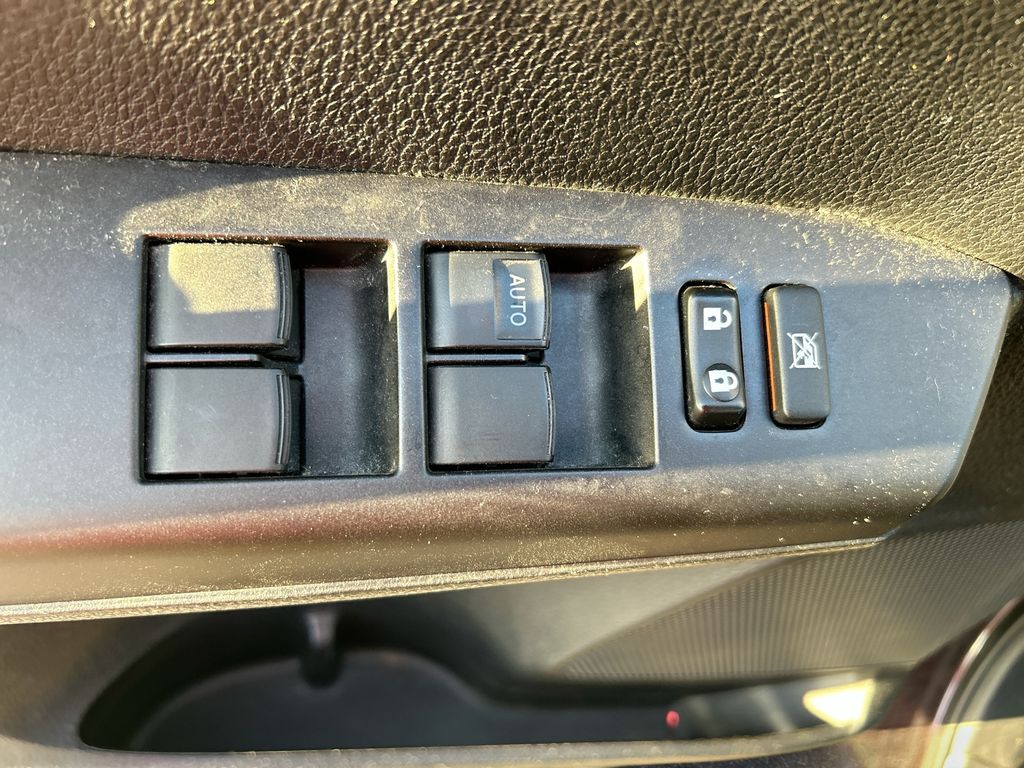 Thumbnail: 2018 Toyota RAV4 - 12