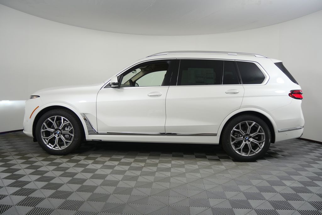 Thumbnail: 2026 BMW X7 - 6