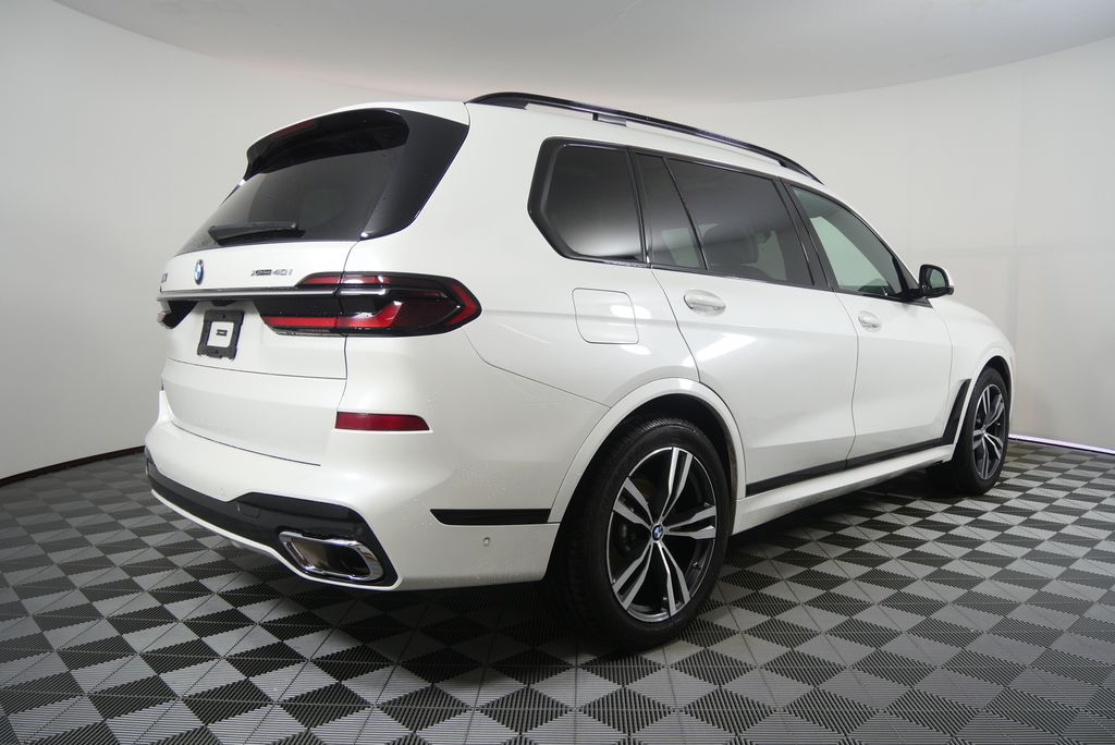 Thumbnail: 2024 BMW X7 - 3