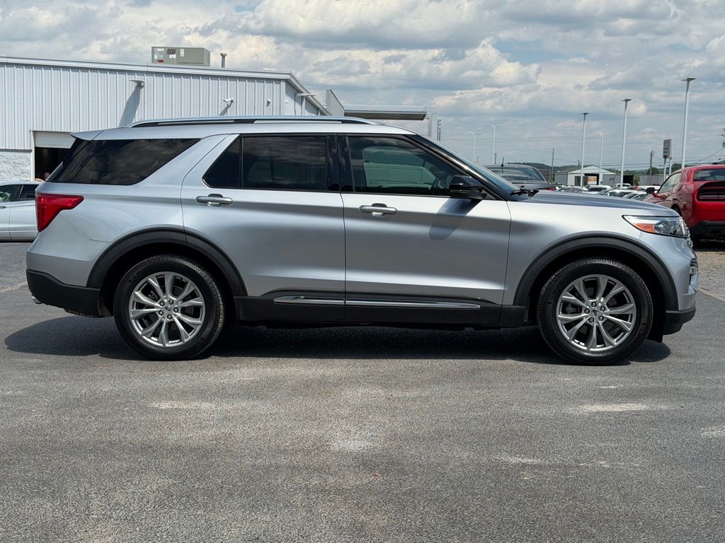 View vehicle photo 4