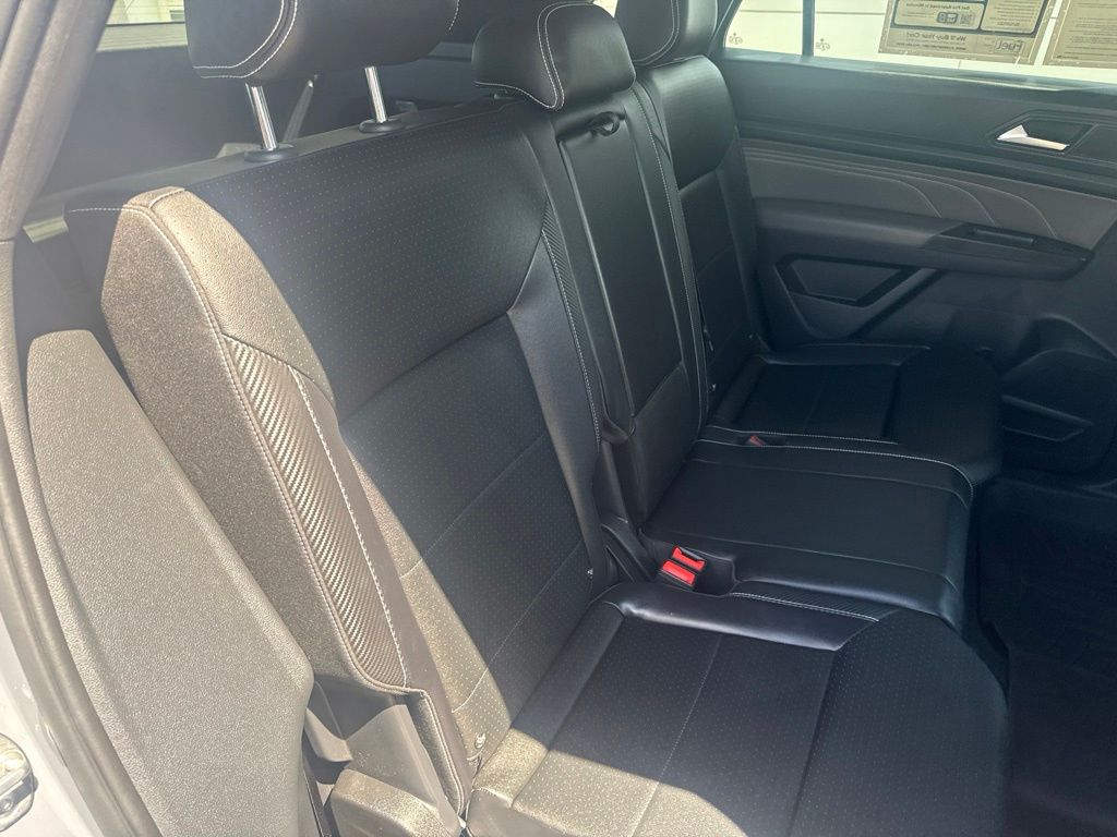2023 Volkswagen Atlas Cross Sport 2.0T SEL R-Line Black