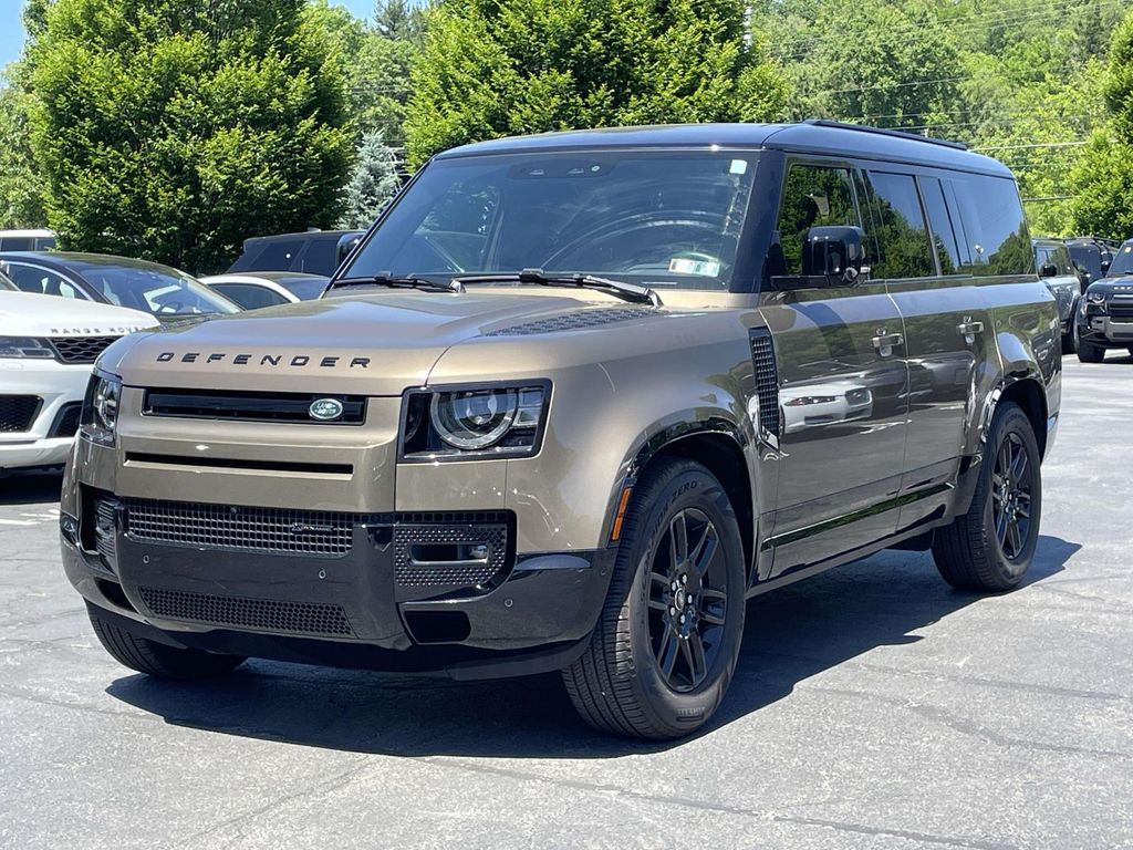 2023 Land Rover Defender 130 X-Dynamic SE AWD