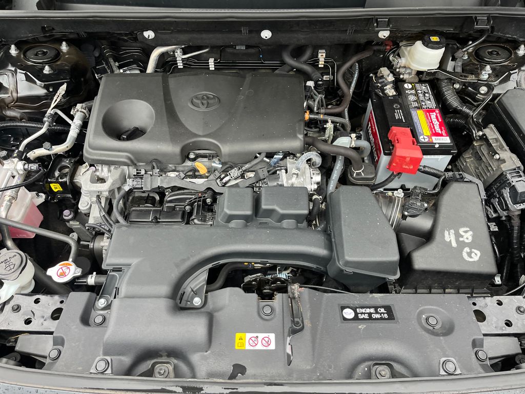 2023 Toyota RAV4 XLE photo