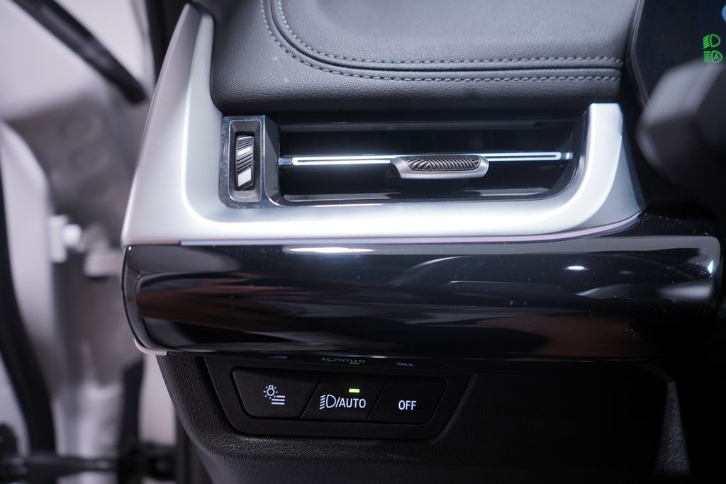 Thumbnail: 2025 BMW X1 - 18