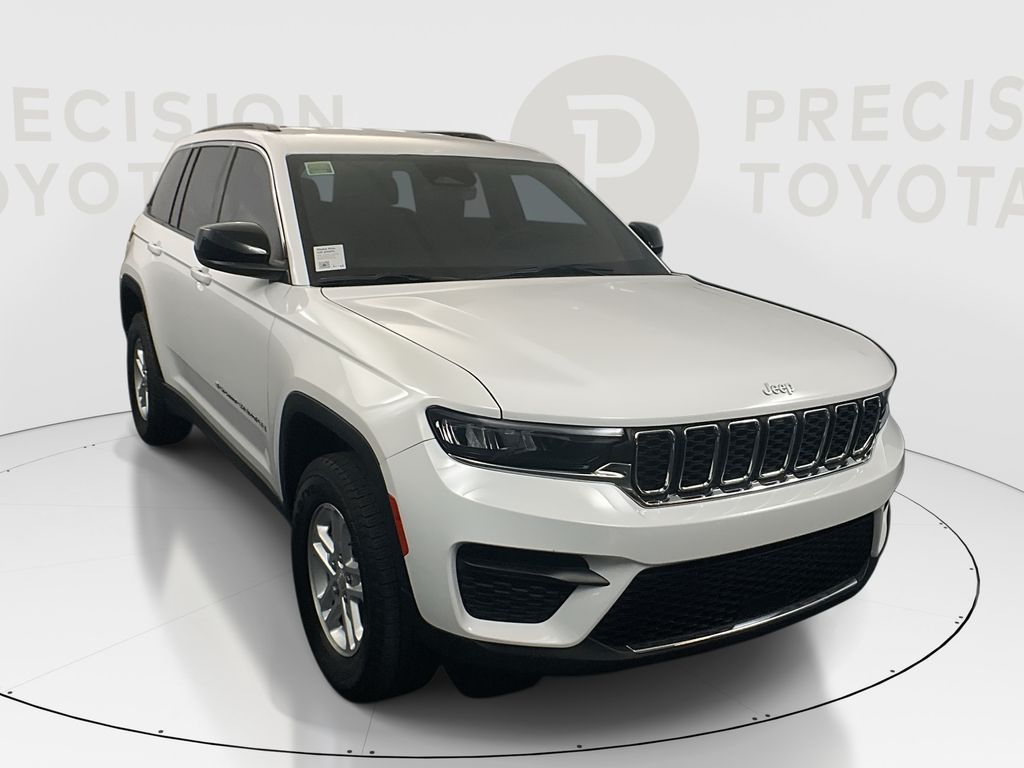 Bright White Clearcoat 2025 Jeep Grand Cherokee SUV / Crossover Four-Wheel Drive 8-Speed Automatic