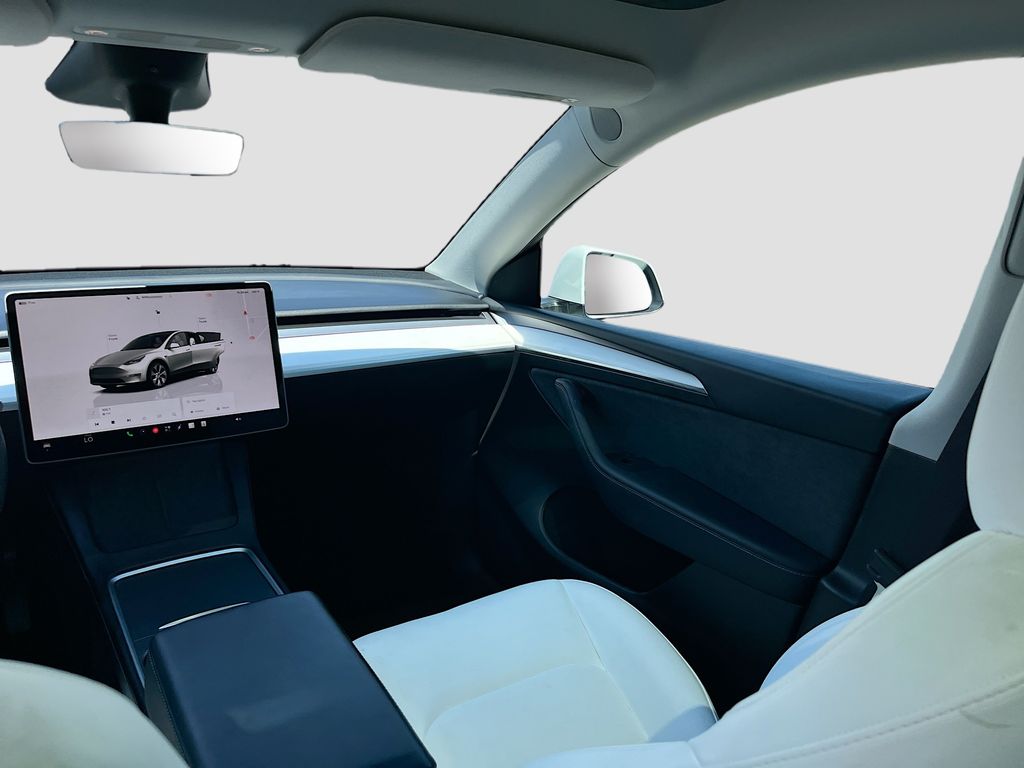 Used 2024 White Tesla Standard Range image 24