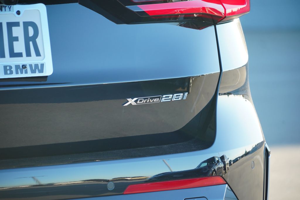 Thumbnail: 2027 BMW X1 - 9