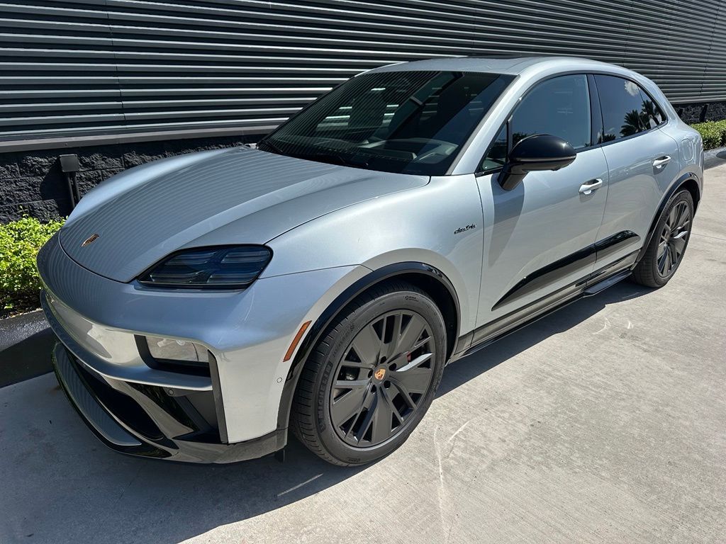 Thumbnail: 2026 Porsche Macan - 7