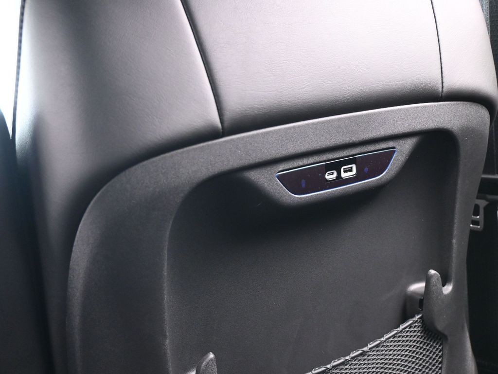 New 2026 Diamond Black Crystal Pearlcoat Chrysler Select image 32